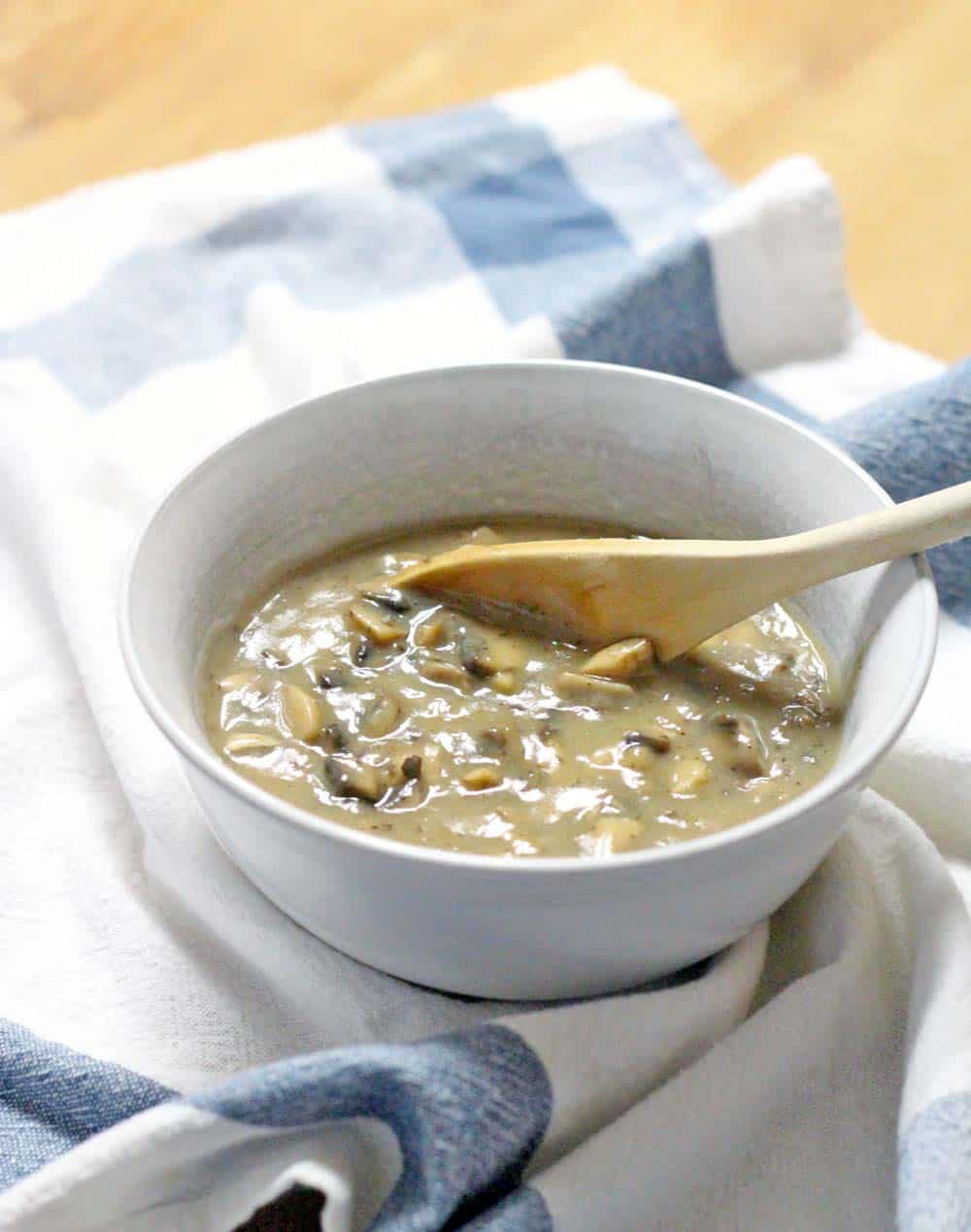 This mushroom gravy is AMAZINGLY easy to make and super tasty. Perfect for Thanksgiving, and vegan/vegetarian friendly!